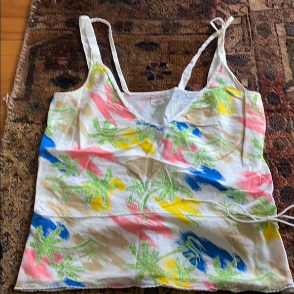 Generra Summer Top - Picture 1 of 3